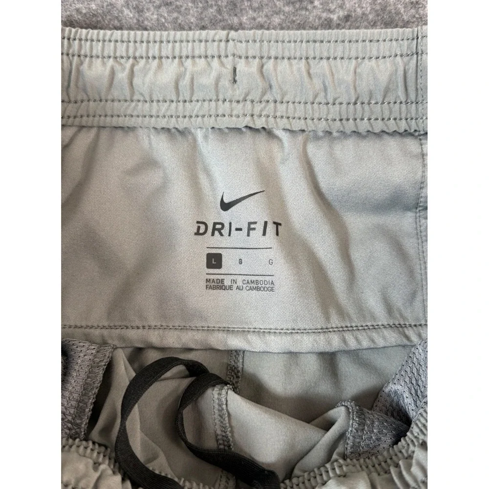 Nike Woven Challenger Track Pants Men's Large Gray Dri-FIT Athletic DB4110-084